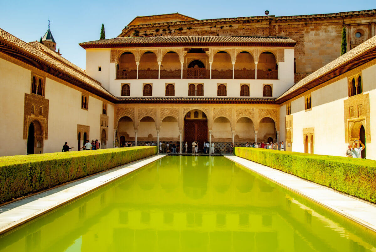 Die Alhambra in Granada – Spaniens maurische Vergangenheit