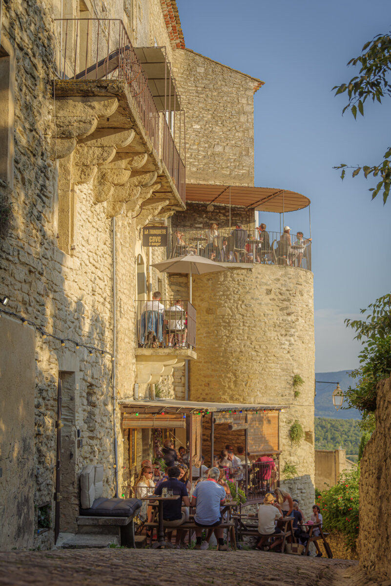 Le Cercle Républicain in Gordes
